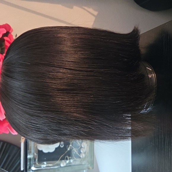 8in Sleek Black Human Hair Bob W/bang. - Picture 4 of 7